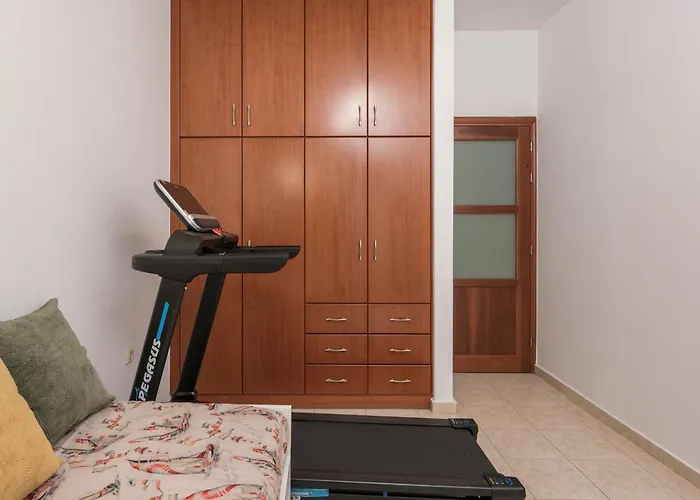 Urban Oasis Apartment *