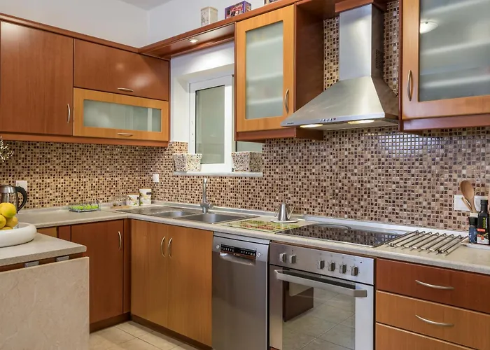 Urban Oasis Apartment *