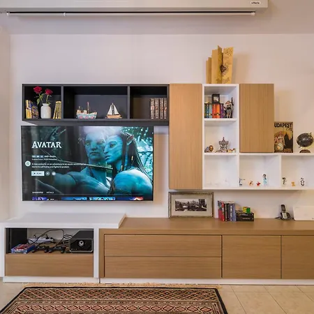 Apartment Urban Oasis