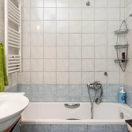 Urban Oasis Apartament *