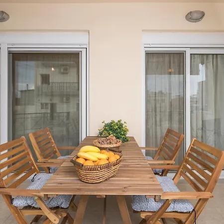 Urban Oasis * Hriszí Aktí Haniá