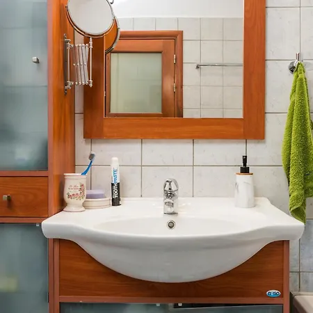 Urban Oasis Hriszí Aktí Haniá